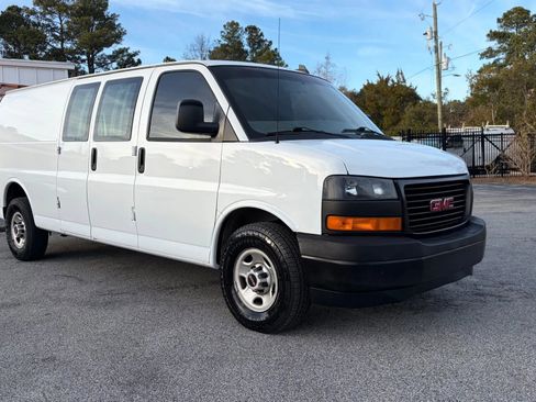 Used 2018 GMC Savana 2500 Extended w/ Enhanced Convenience Package image 8