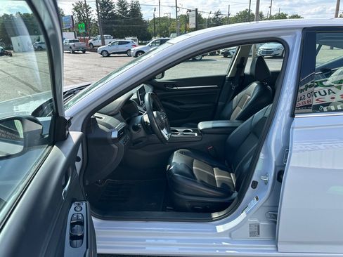 Used 2024 Nissan Altima 2.5 SR FWD image 9
