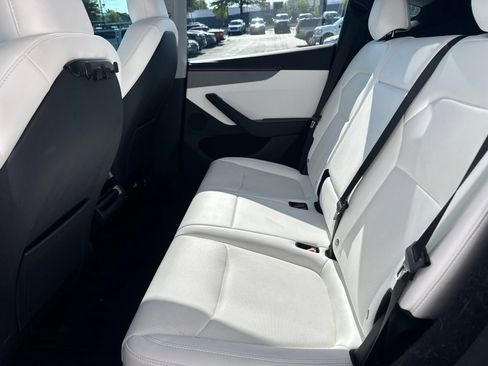 Used 2026 Tesla Model Y AWD image 9