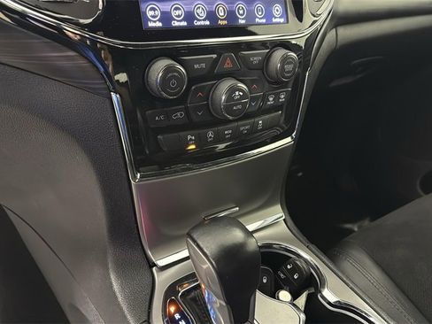 Used 2020 Jeep Grand Cherokee Laredo w/ Laredo X Package image 19