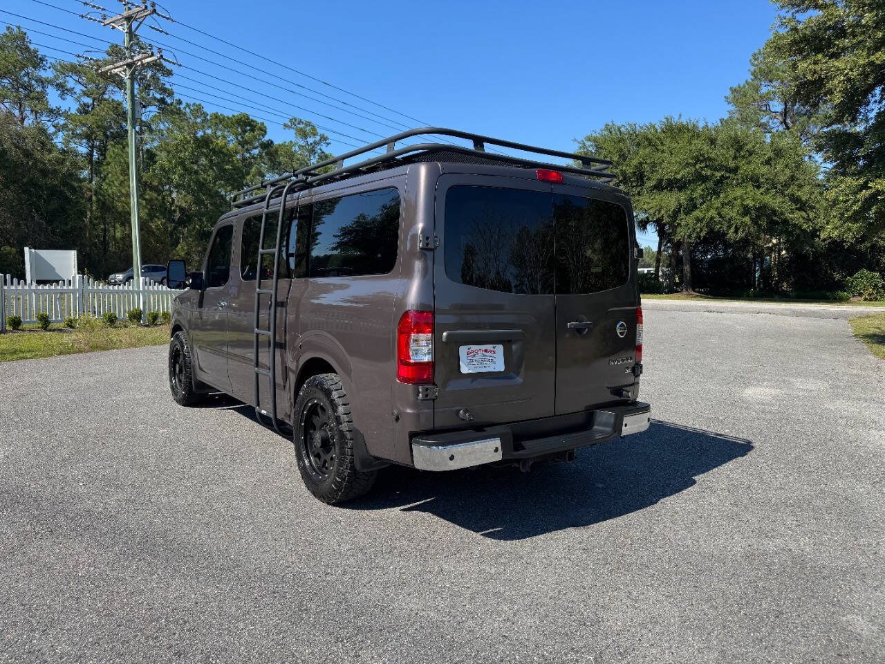 Used 2017 Nissan NV 3500 SL RWD image 31