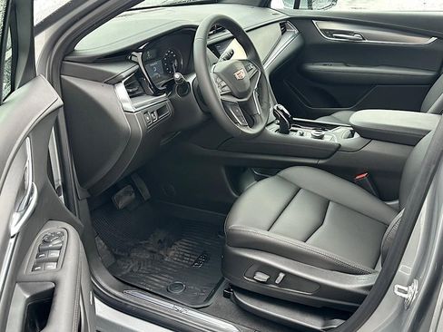 New 2025 Cadillac XT5 Luxury w/ LPO, Floor Liner Package image 9