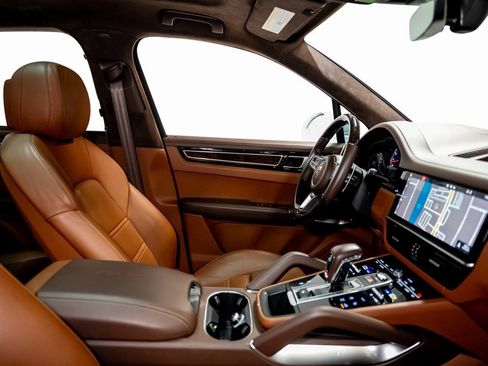 Used 2021 Porsche Cayenne Turbo image 59