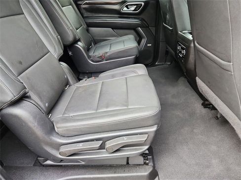Used 2022 Chevrolet Suburban Z71 image 28