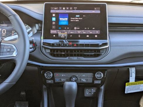 New 2026 Jeep Compass Latitude AWD/4WD image 18