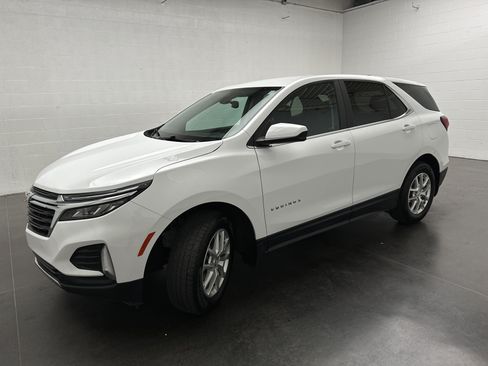 Used 2023 Chevrolet Equinox LT w/ LPO, Floor Liner Package AWD/4WD image 5