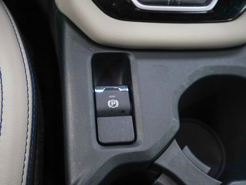 Used 2025 Subaru Forester Limited image 23