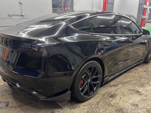 Used 2021 Tesla Model 3 Performance image 5