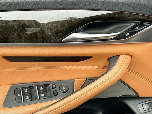 Used 2021 BMW 540i xDrive w/ M Sport Package image 18