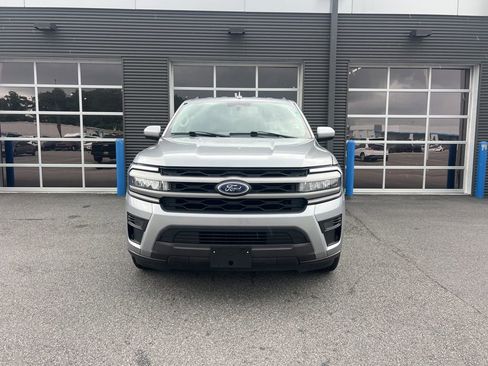 Used 2024 Ford Expedition XLT AWD/4WD image 5