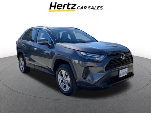 Used 2025 Toyota RAV4 XLE image 1