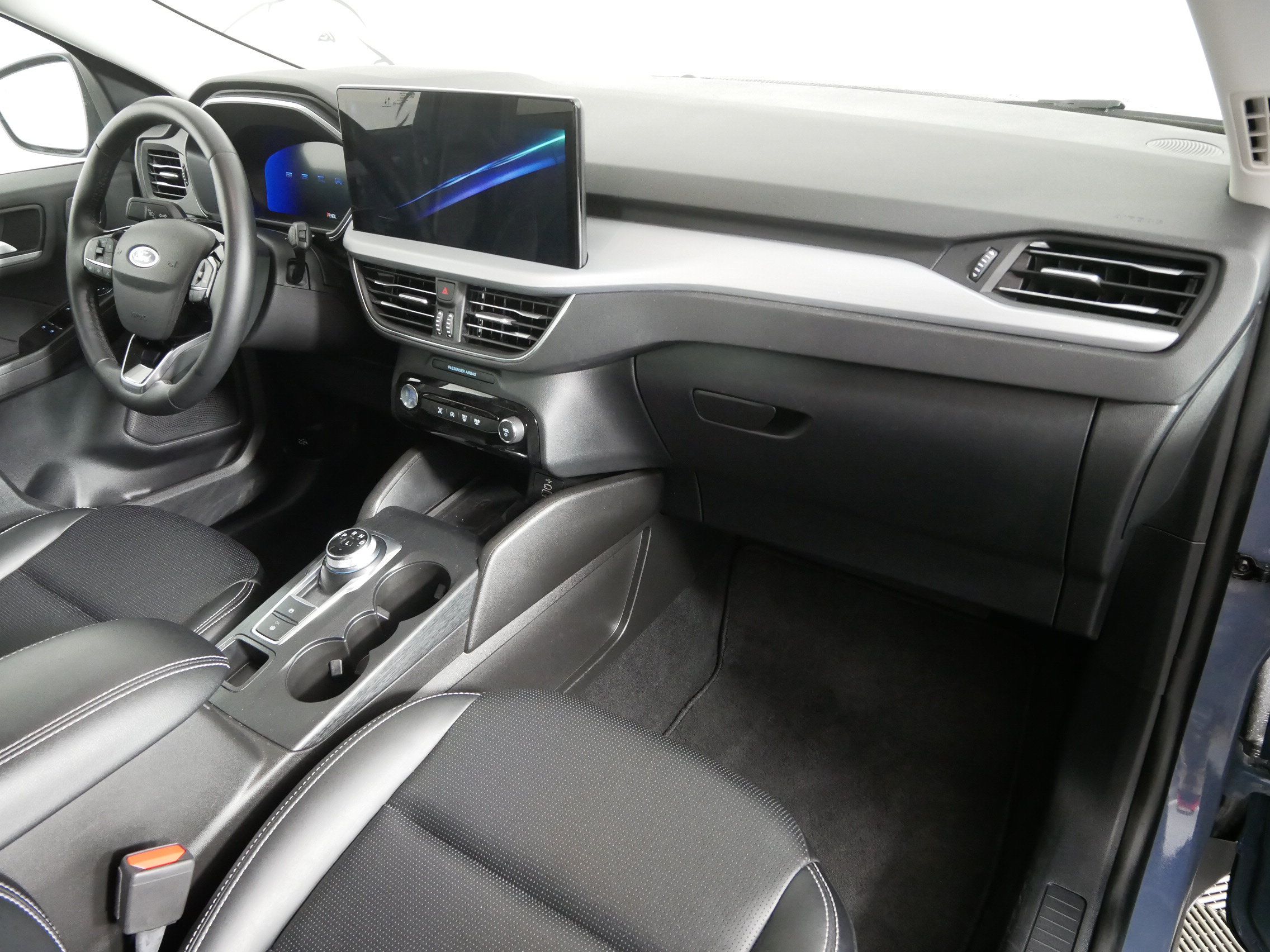 Used 2025 Ford Escape Platinum AWD/4WD image 16