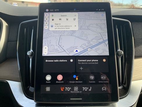 Used 2025 Volvo XC90 B6 Plus image 24