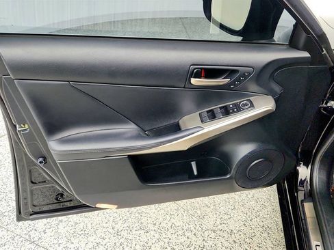 Used 2018 Lexus IS 350 AWD image 11