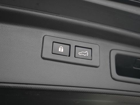 Used 2020 Subaru Forester Premium AWD/4WD image 11