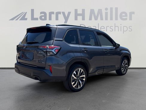 Used 2025 Subaru Forester Touring image 5