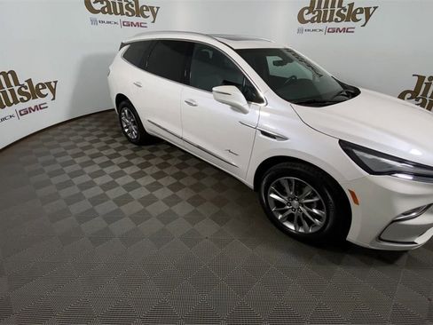 Used 2022 Buick Enclave Avenir w/ Avenir Technology Package image 2