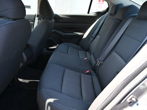 Used 2024 Nissan Altima 2.5 SV FWD image 15