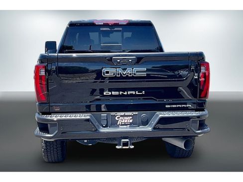 Used 2024 GMC Sierra 3500 Denali Ultimate AWD/4WD image 5