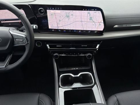 New 2026 Chevrolet Traverse LT image 12