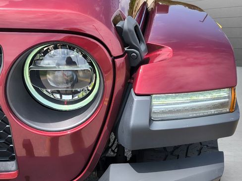 Used 2021 Jeep Gladiator Mojave AWD/4WD image 29