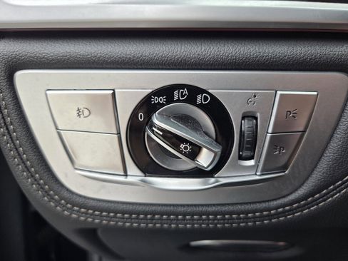 Used 2019 BMW 750i w/ Executive Package image 22