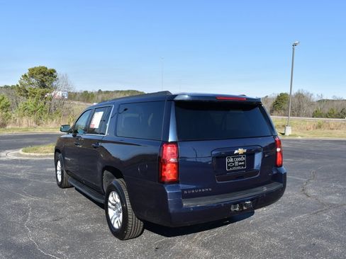 Used 2018 Chevrolet Suburban LT image 4