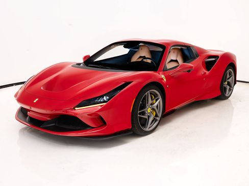 Certified 2022 Ferrari F8 Tributo RWD image 25
