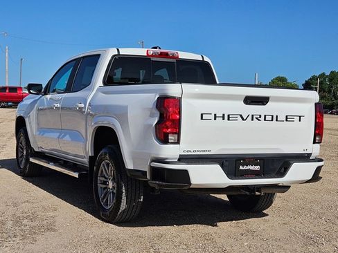 Used 2024 Chevrolet Colorado LT w/ LT Convenience Package RWD image 8
