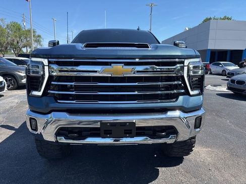 Used 2025 Chevrolet Silverado 2500 LTZ AWD/4WD image 12