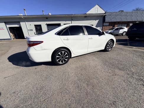 Used 2017 Toyota Camry LE image 9