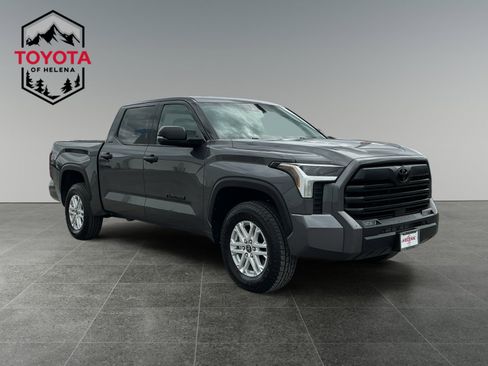 Used 2023 Toyota Tundra SR5 w/ SR5 Convenience Package AWD/4WD image 7