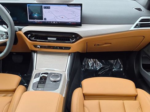 Certified 2025 BMW 330i xDrive Sedan w/ Premium Package AWD/4WD image 18