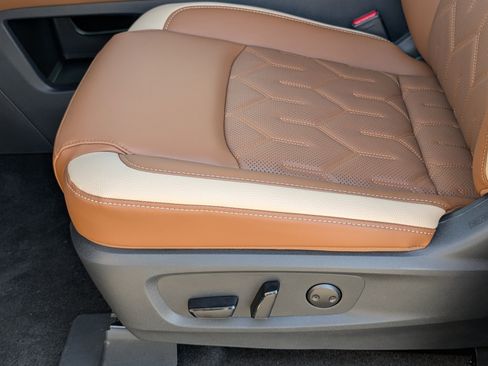 New 2026 Nissan Pathfinder Platinum AWD/4WD image 22