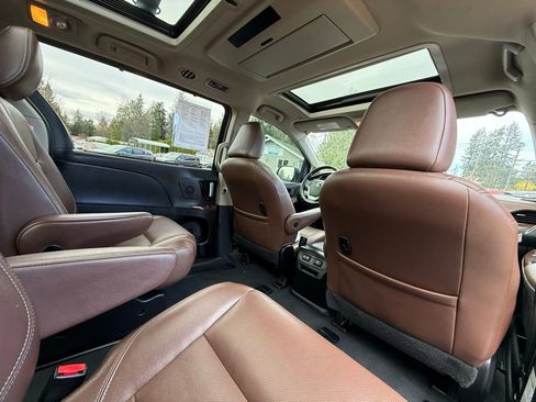 Used 2020 Toyota Sienna Limited Premium AWD/4WD image 17