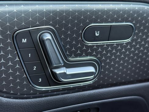 Certified 2025 Mercedes-Benz GLB 250 4MATIC image 24