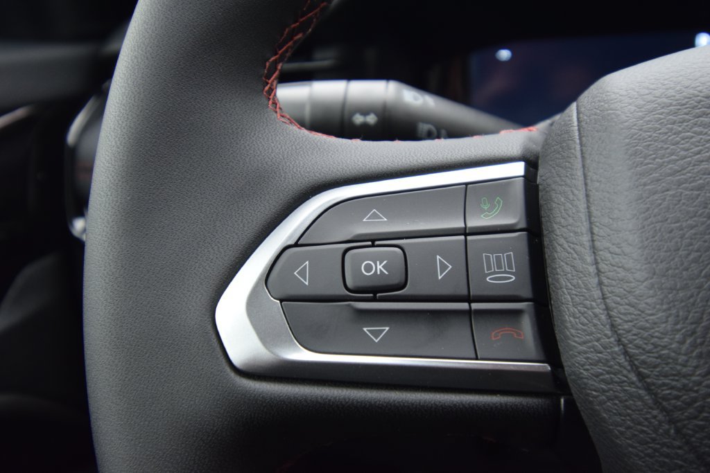 New 2026 Jeep Compass Trailhawk w/ Sun, Sound & Navigation Group AWD/4WD image 27