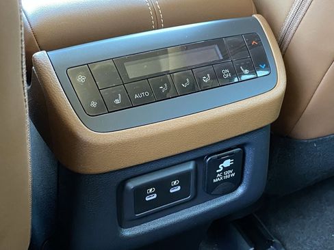 New 2026 Nissan Pathfinder Platinum w/ Cargo Package AWD/4WD image 21
