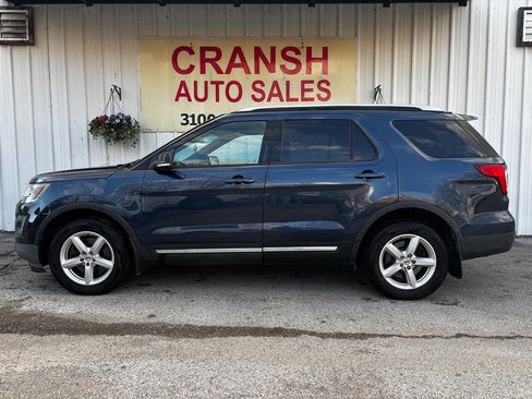 Used 2016 Ford Explorer XLT image 4