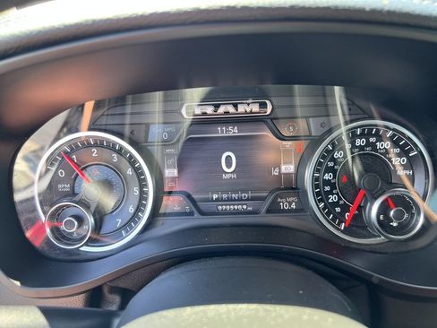 Used 2019 RAM 1500 Laramie AWD/4WD image 10