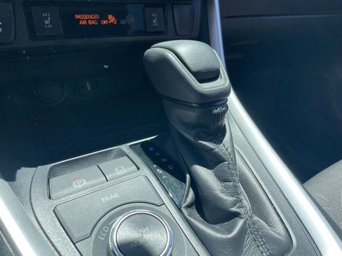 Used 2019 Toyota RAV4 XLE w/ Convenience Package AWD/4WD image 6