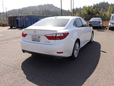 Used 2014 Lexus ES 350 w/ Luxury Package FWD image 5