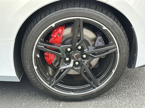 Used 2021 Chevrolet Corvette Stingray Coupe w/ Z51 Performance Package RWD image 30