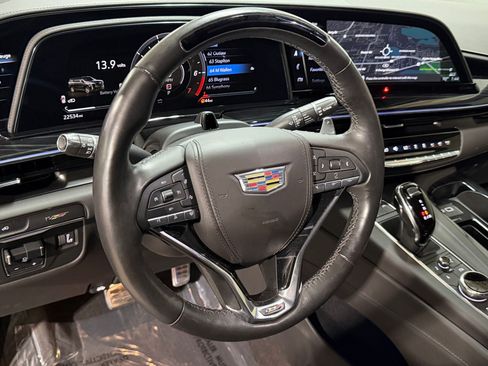 Certified 2024 Cadillac Escalade ESV V AWD/4WD image 3