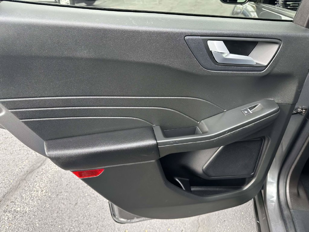 Certified 2023 Ford Escape SE FWD image 11