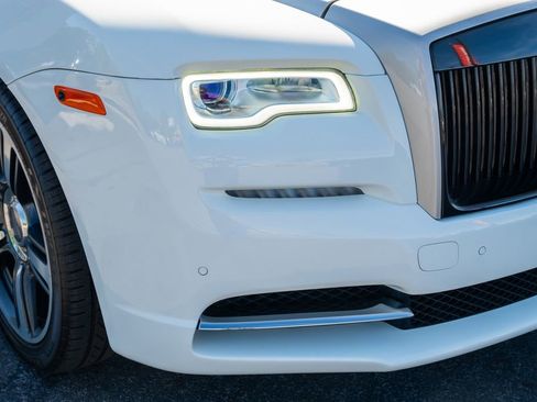 Used 2018 Rolls-Royce Wraith RWD image 11