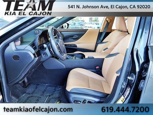 Used 2023 Lexus ES 300h w/ Premium Package image 15