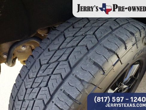 Used 2024 GMC Sierra 3500 AT4 w/ AT4 Preferred Package image 8