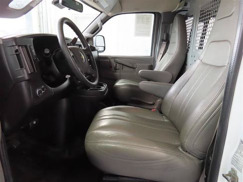 Used 2021 Chevrolet Express 2500 w/ Driver Convenience Package RWD image 15