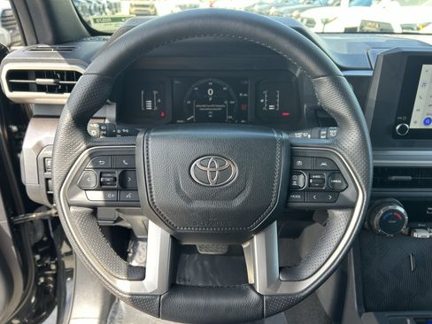 Certified 2026 Toyota 4Runner SR5 AWD/4WD image 27